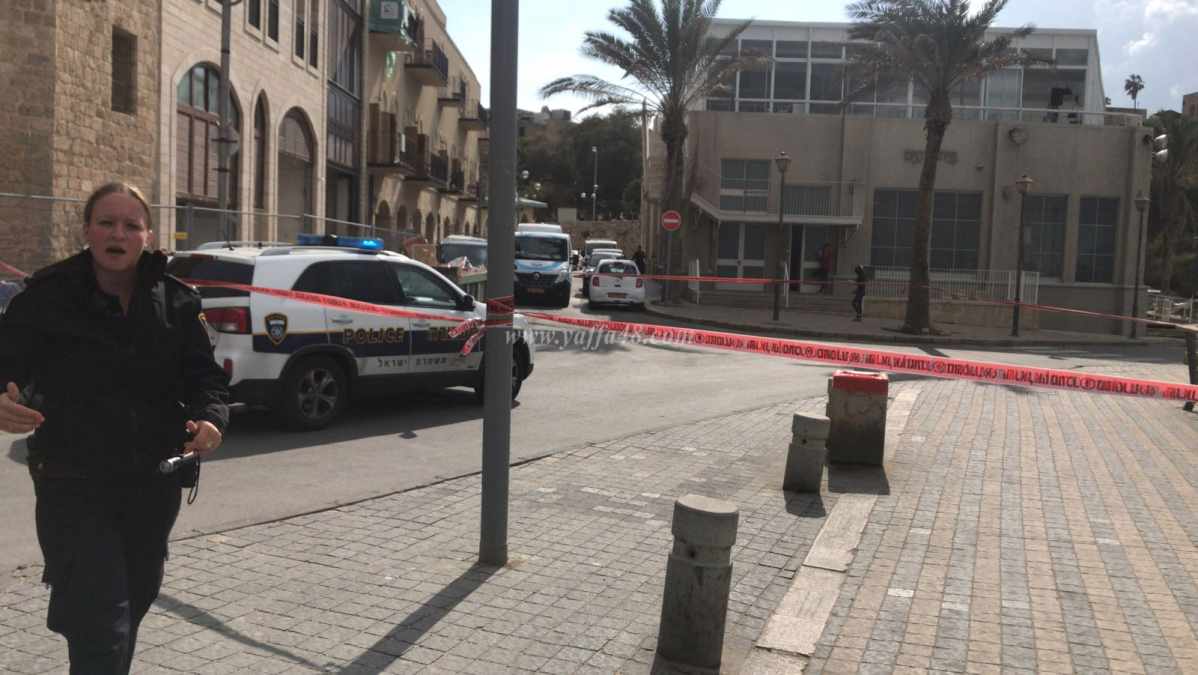  صور: الشرطة تعالج جسماً مشبوهاً بالقرب من مسجد البحر بيافا 